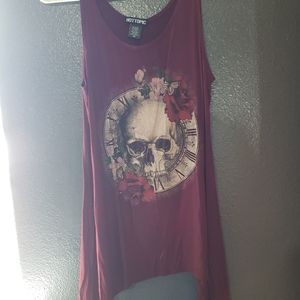 Hot topic burgandy top w/skull & flowers